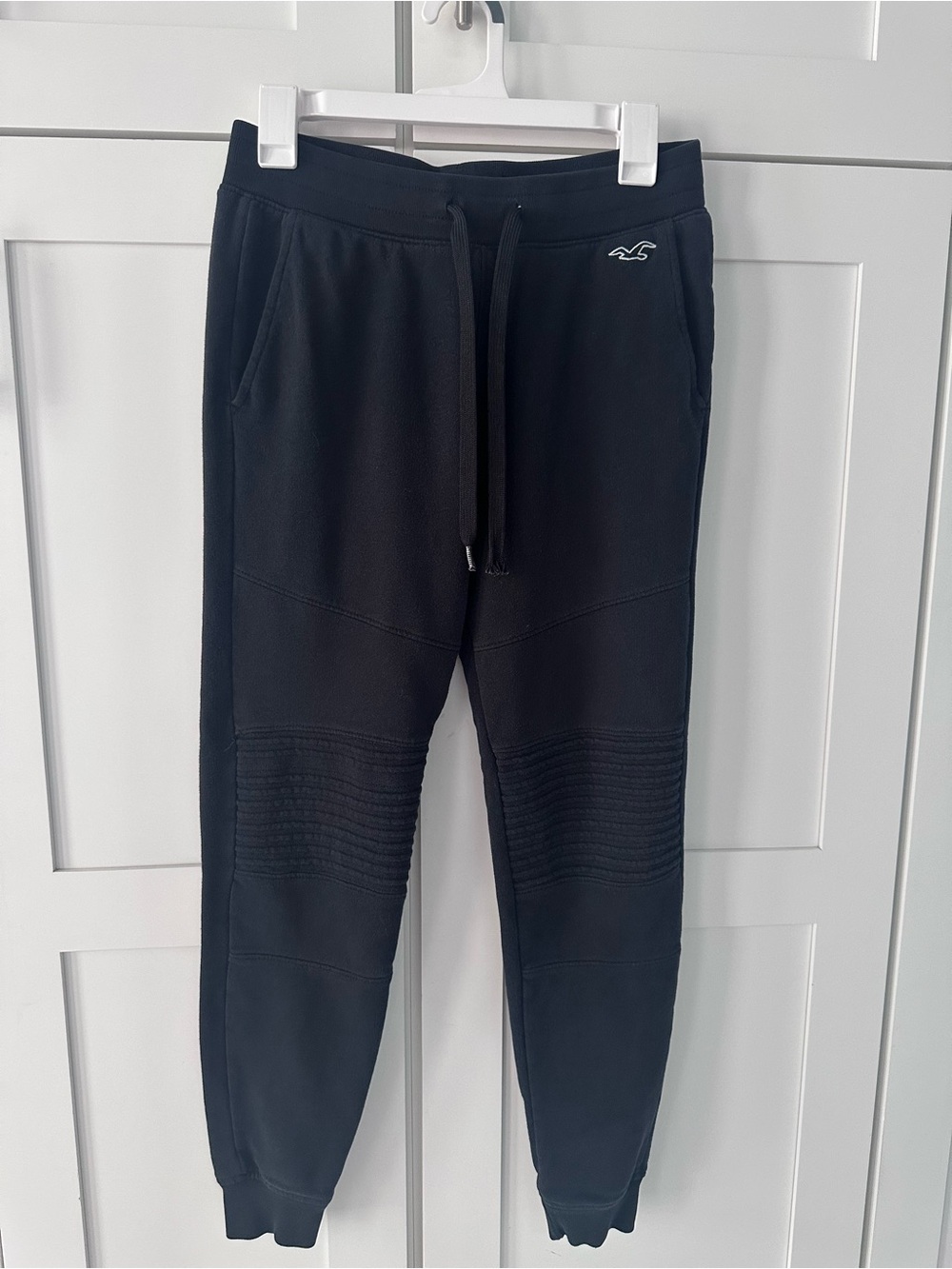 Hollister Men's Black Rib-Knee Jogger Sweatpants